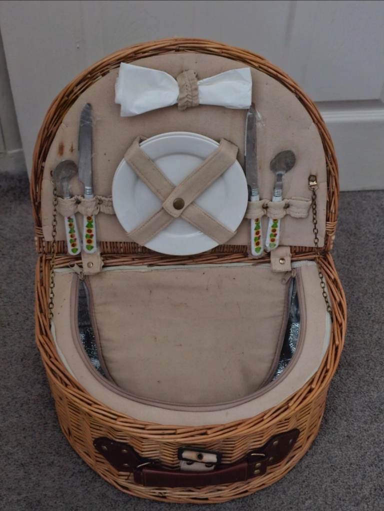 Picnic basket
