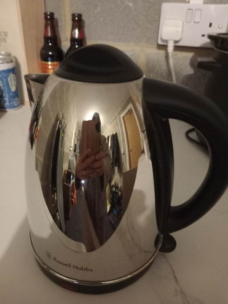 Russell Hobbs Electric Kettle – Silver, Good Condition