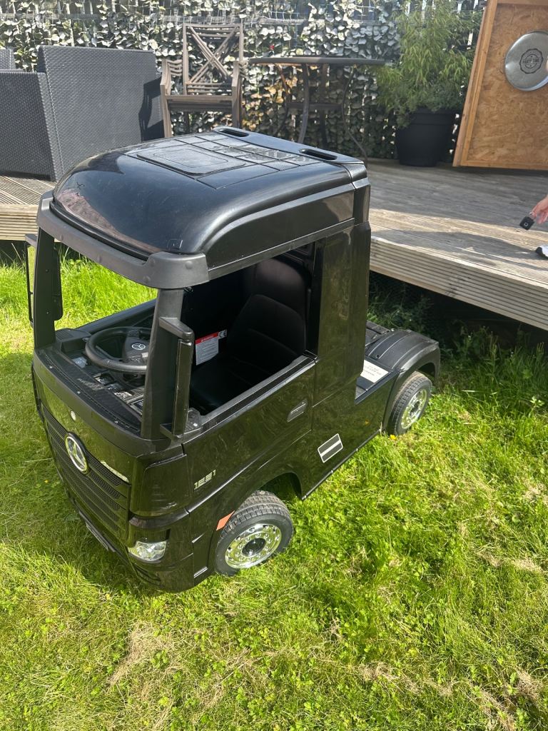 Electric Mercedes Truck