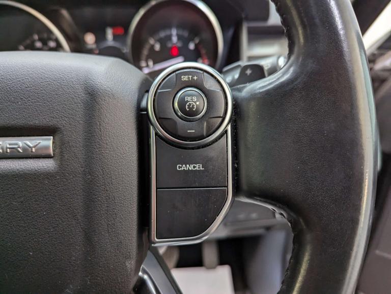 2017 Land Rover Discovery 3.0 Discovery HSE TD6 Auto 4WD 5dr SUV Diesel Automatic