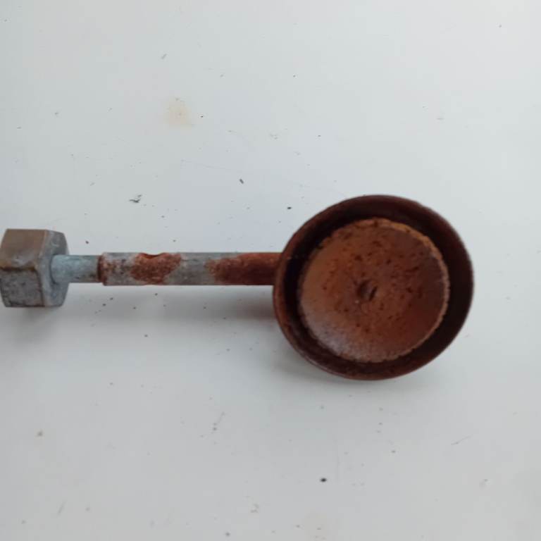 LPG COOKING SPOUT SCREWS ONTO BUTANE LPG GAS BOTTLES  POST OR COLLECT CF39 8DG