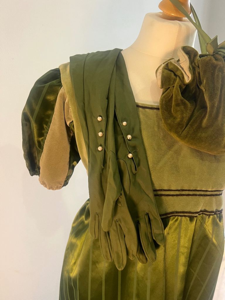 JOB LOT OF FANCY DRESS, THEATRE & PERIOD COSTUMES – IDEAL STARTER BUSINESS – £2,500 ONO