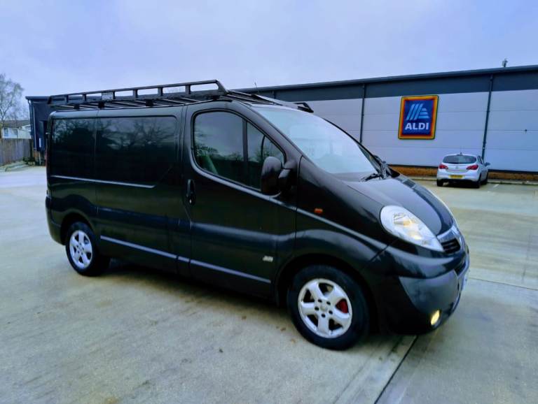 VAUXHALL VIVARO SPORTIVE 120000 MILES LONG MOT