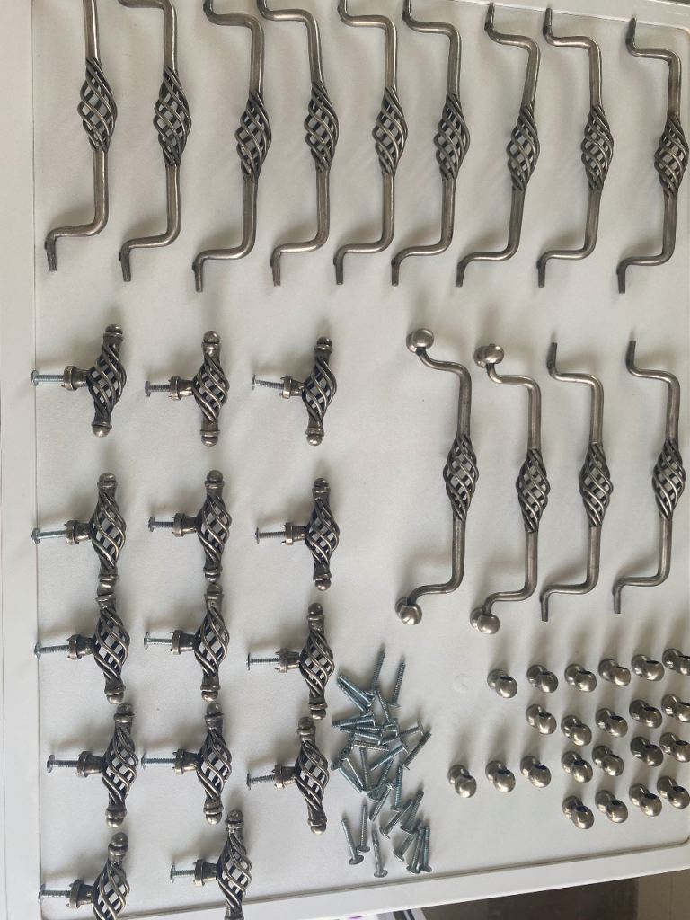 Kitchen cupboard and draw knob and pull handles
