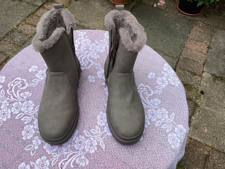 New Grey / Brown Faux Fur Lined Boots with Chunky Sole