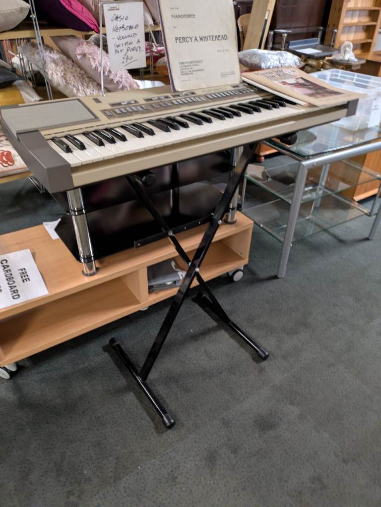 KEYBOARD CASIOTONE 610 WITH STAND ++