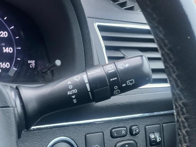 2012 Toyota Avensis 2.2 D-4D T4 5dr ESTATE DIESEL Manual