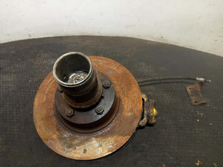 Jaguar E Type Wheel Hub Stub Axle O/S 1965-1975 4.2l Petrol Front Rh