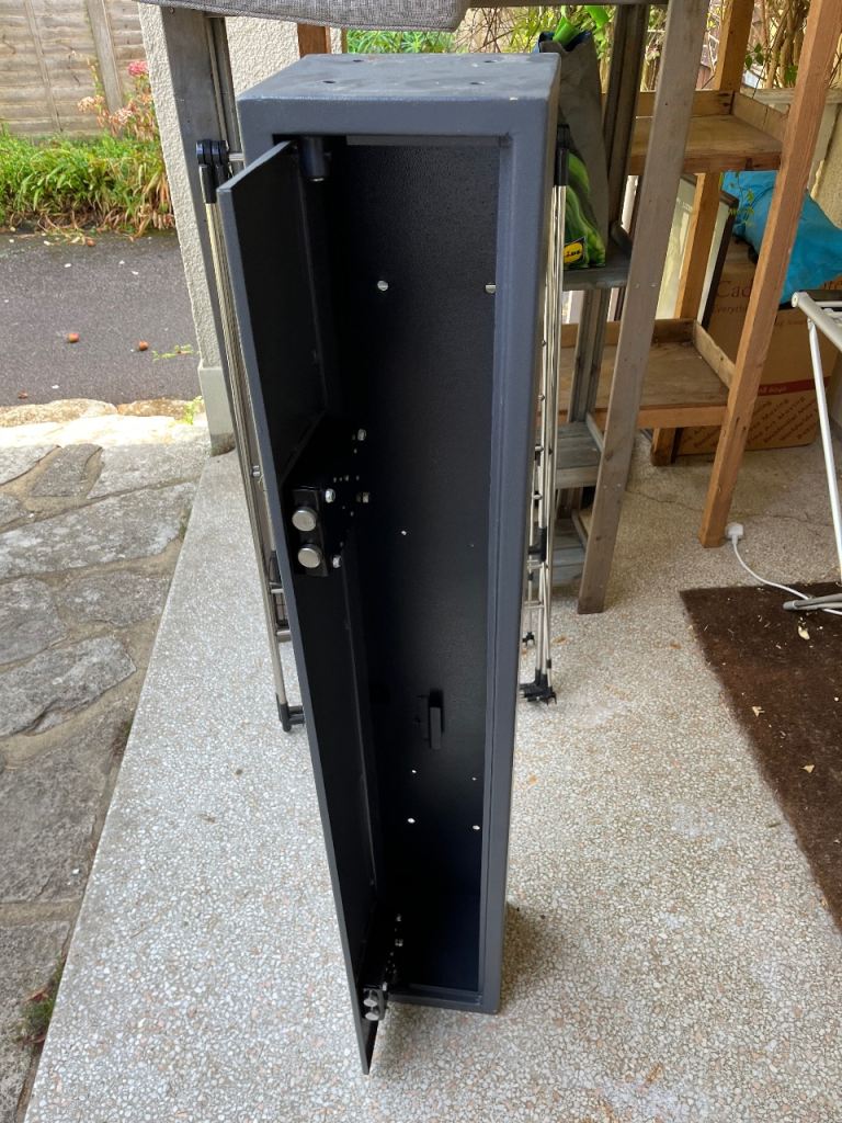 Shotgun Storage Cabinet with two Key Lock