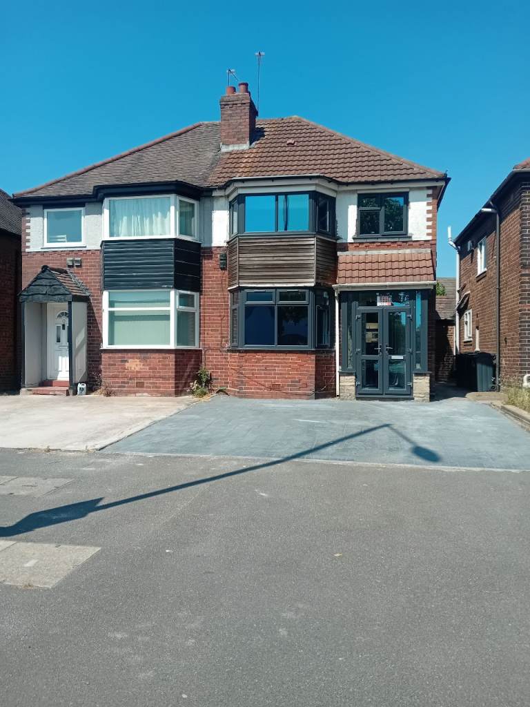 4 bedroom house to let 