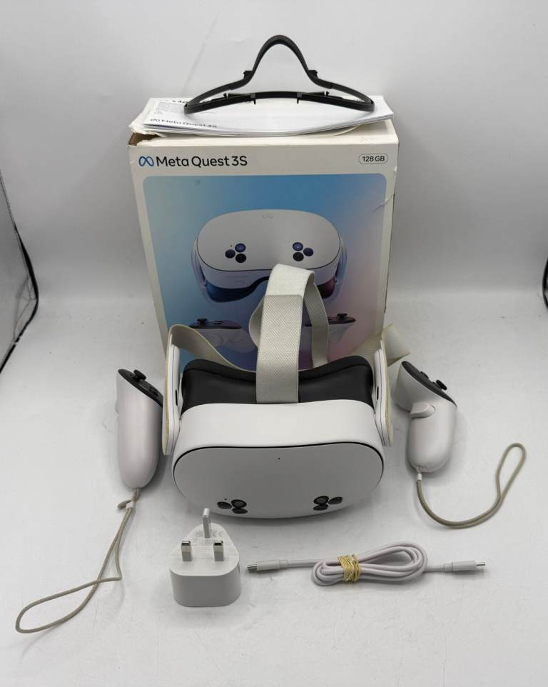 Meta Quest 3S 128GB Standalone VR Headset with Controllers - Boxed - USED