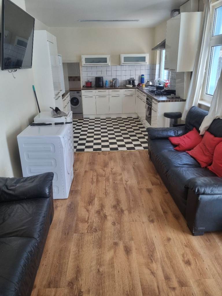 Large double room in Shared house - Central 