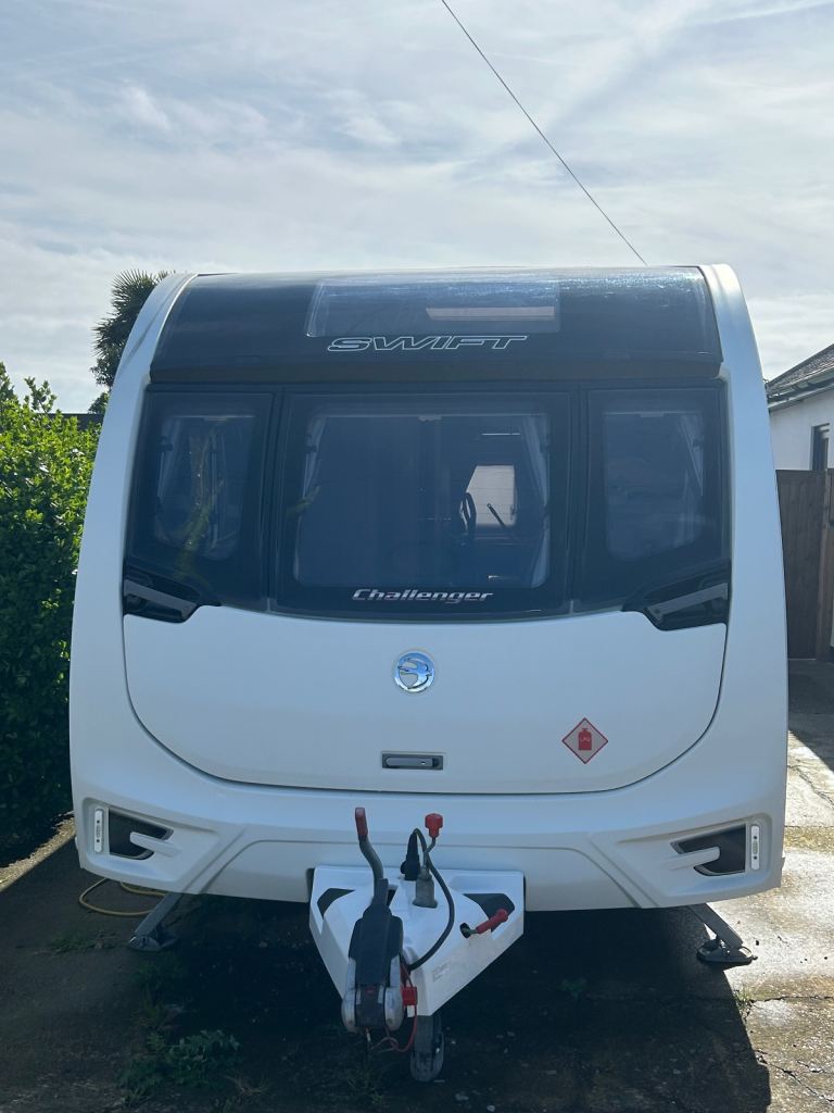 Swift Challenger 590.  2016