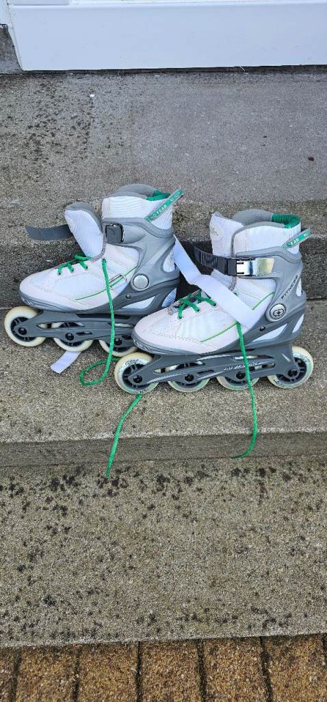 Girls roller blades size 6