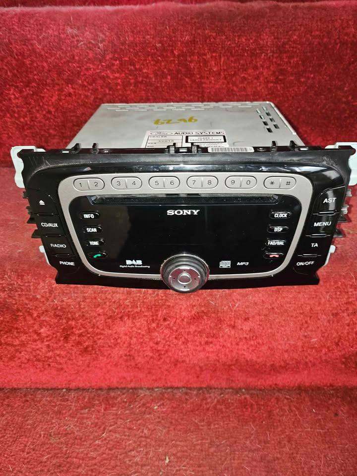Ford mondeo Galaxy stereo sold as spares repairs all lights up but no audio pick Sheffield