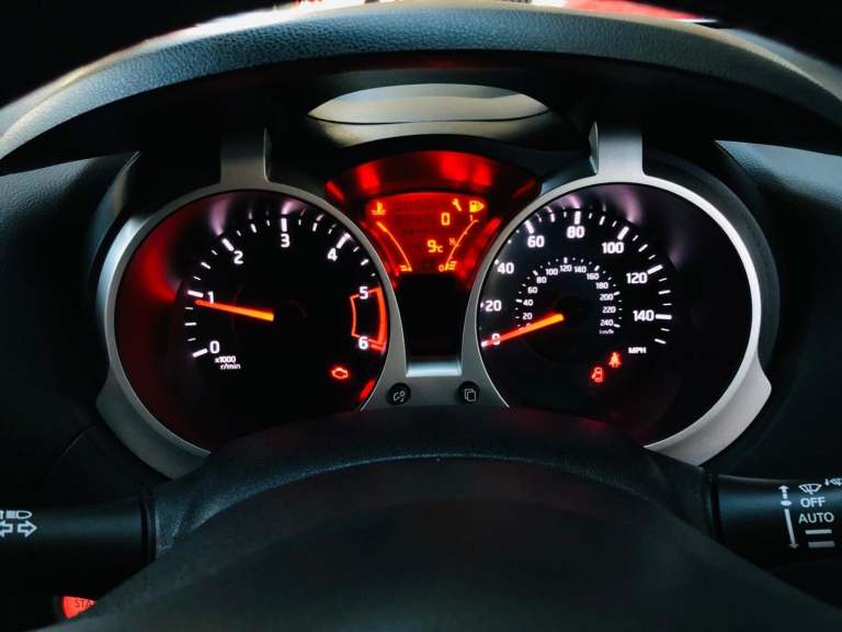 NISSAN JUKE 1.5 dCi 8v Tekna LEATHINTERIOR 12 MONTHS MOT 2012