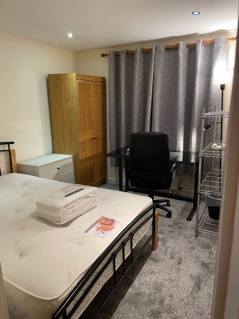 WESTEND / CITY CENTRE - STUDY BEDROOM - 6 MONTHS
