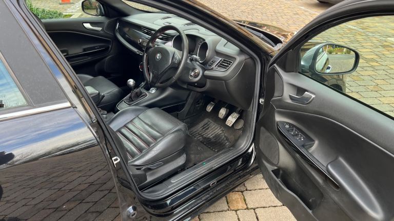 Alfa Romeo, 1.4L Sportiva Turbo Petrol GIULIETTA, Hatchback, 2012, Manual, 1368 (cc), 5 doors