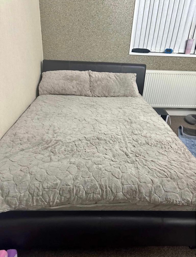 Double bed 