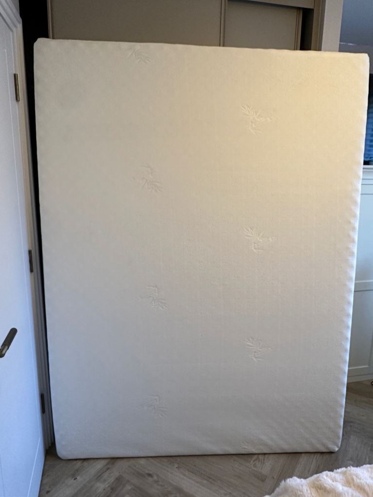 NEW Vesgantti King Size Mattress 8.7 Inch Memory Foam Mattress Medium Firm