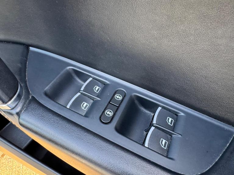 2015 Volkswagen Touareg 3.0 V6 TDI BlueMotion Tech 262 R-Line 5dr Tip Auto ESTATE DIESEL Automatic