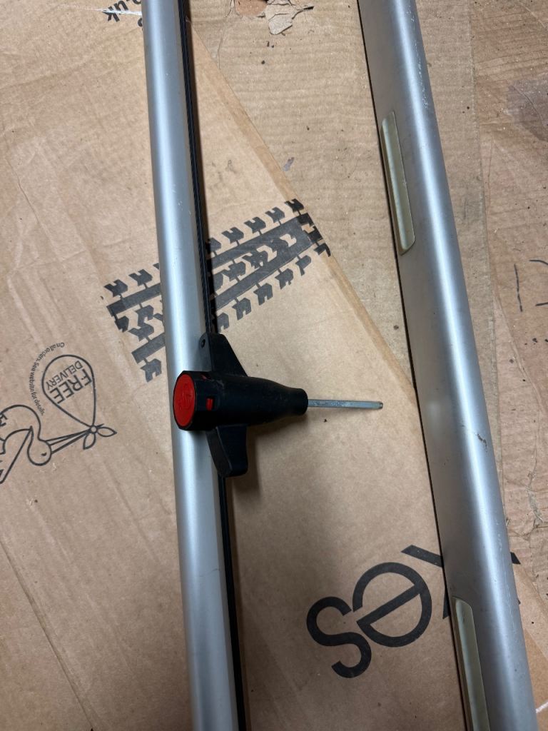 Lexus ct200h roof bars 