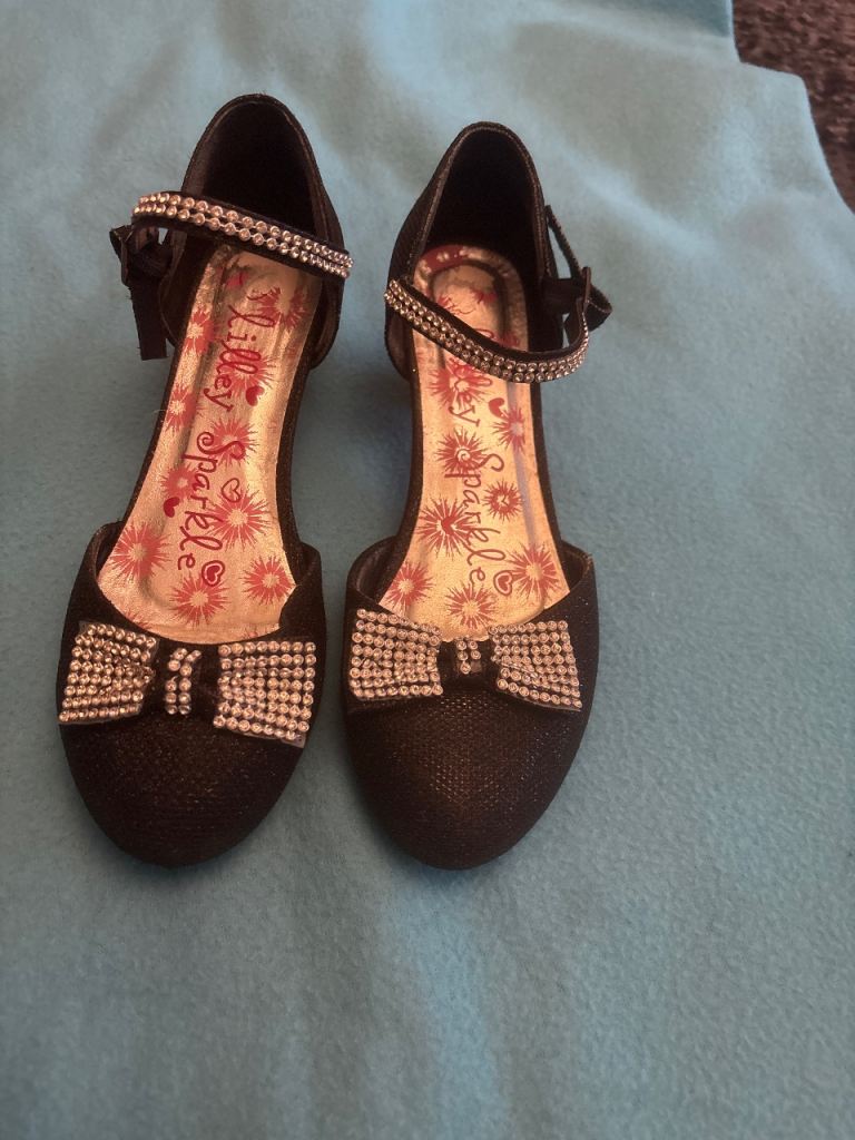 Girls shoes 