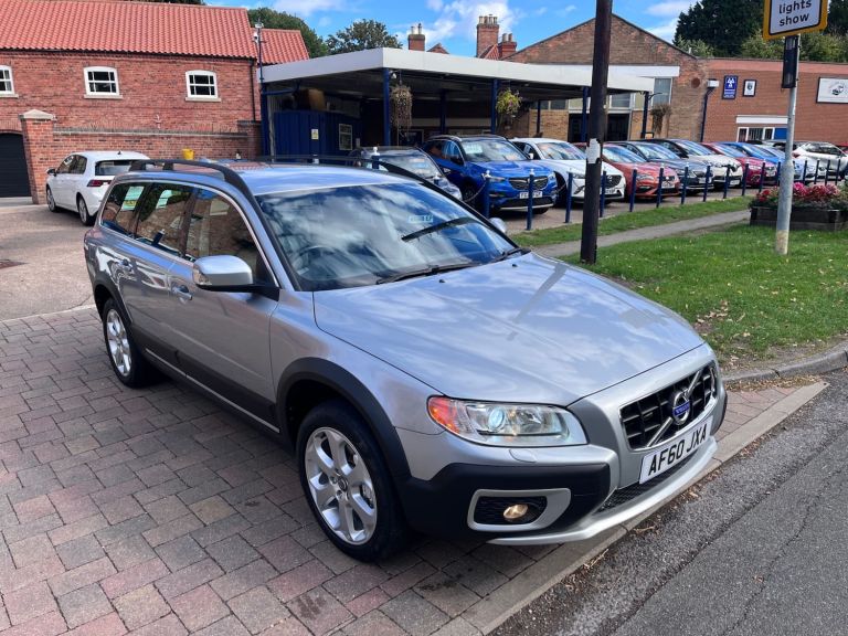 2010 Volvo XC70 D5 [205] SE Lux 5dr Geartronic [Sat Nav] ESTATE Diesel Automatic