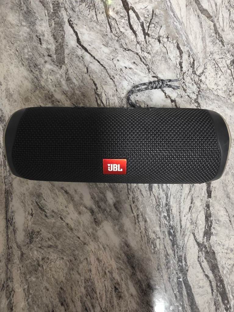 JBL Flip 5 Portable Bluetooth Speaker - Black, Good Condition