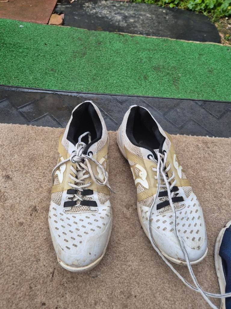 Kookaburra cricket shoes size UK 9