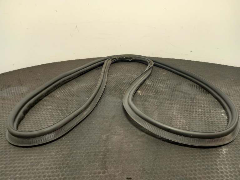 Landrover Defender Door Seal 2019-2026 Lr132144