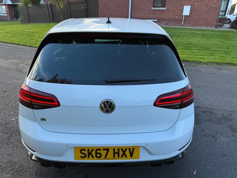 Volkswagen Golf " R " 310 BHP / D.S.G AUTO / 4 MOTION / NEW 19 INCH ALLOYS
