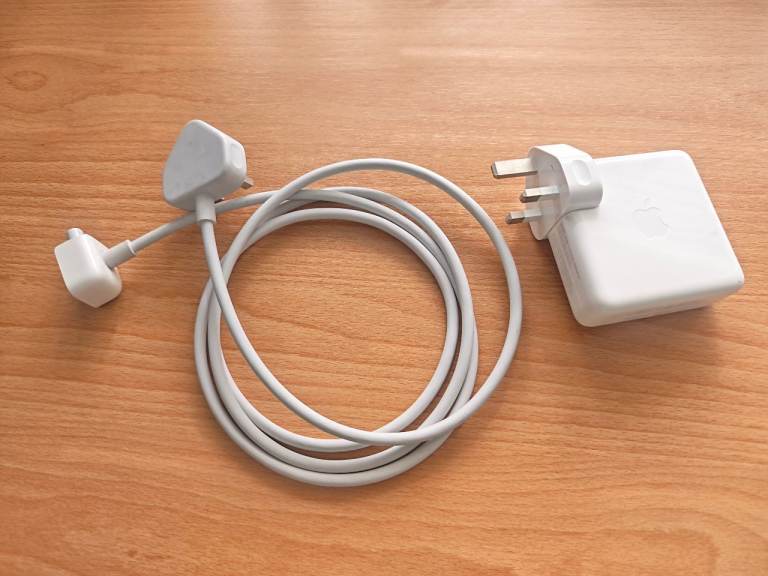 Genuine Apple 87W USB-C Macbook Pro & Air Power Adapter Charger With Plug A1719