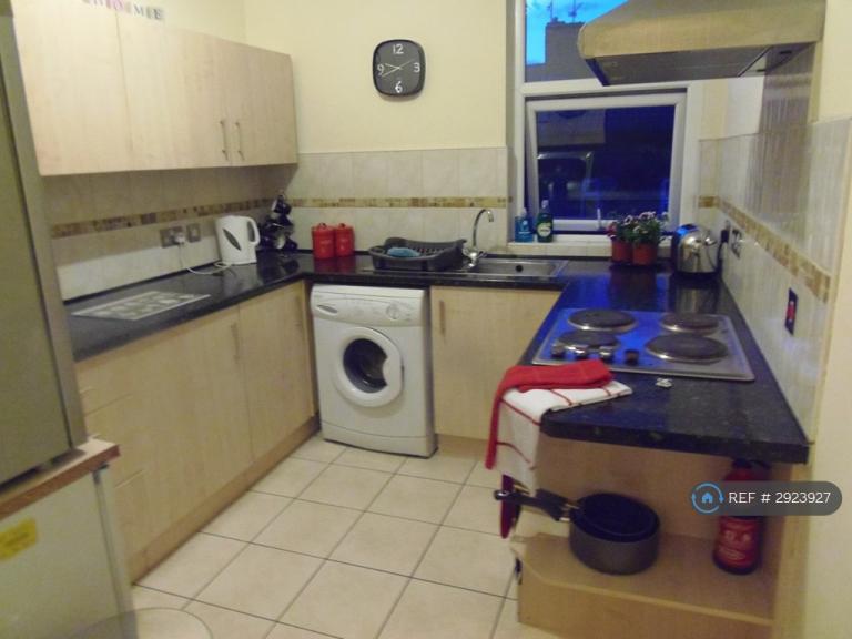 2 bedroom house in Aston Street, Leeds, LS13 (2 bed) (#2923927)
