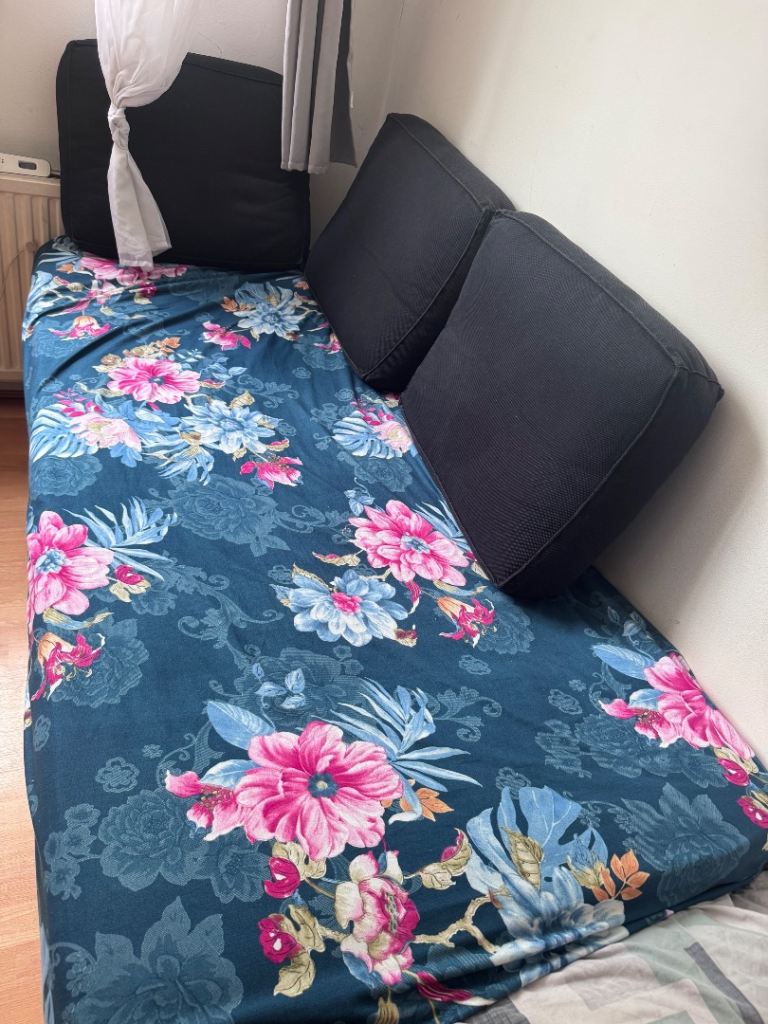 Single Divan Bed with Mattress and Cushions – Good Condition