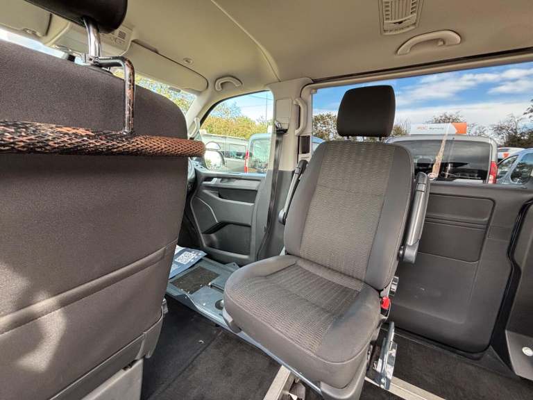 VOLKSWAGEN TRANSPORTER DRIVER TRANSFER WAV WHEELCHAIR ACCESSIBLE VEHICLE 2.0