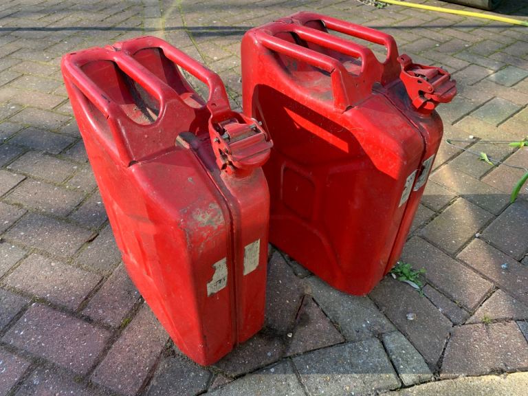 Jerry Cans - 2 x 20L - red metal 