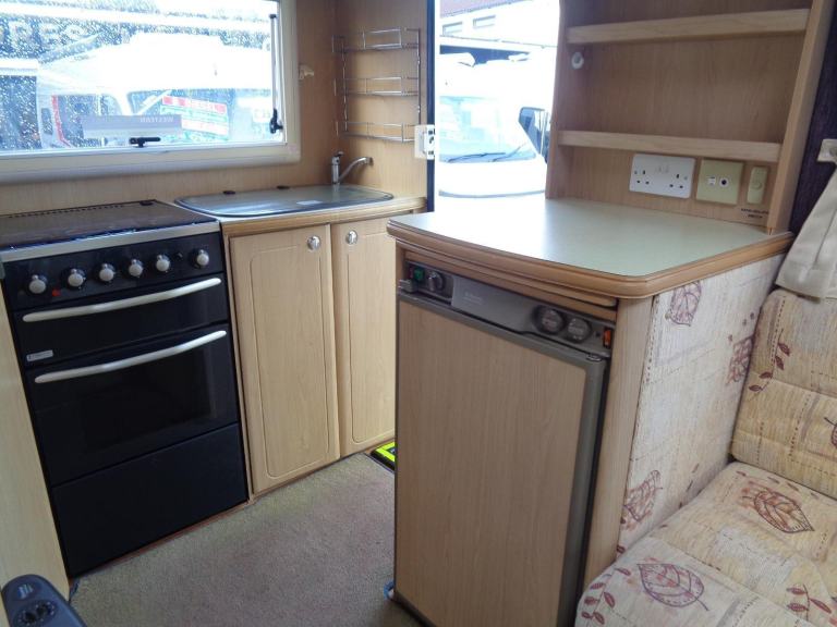 Auto-Sleepers Nuevo 2 Berth Peugeot Boxer DIESEL MANUAL 2004