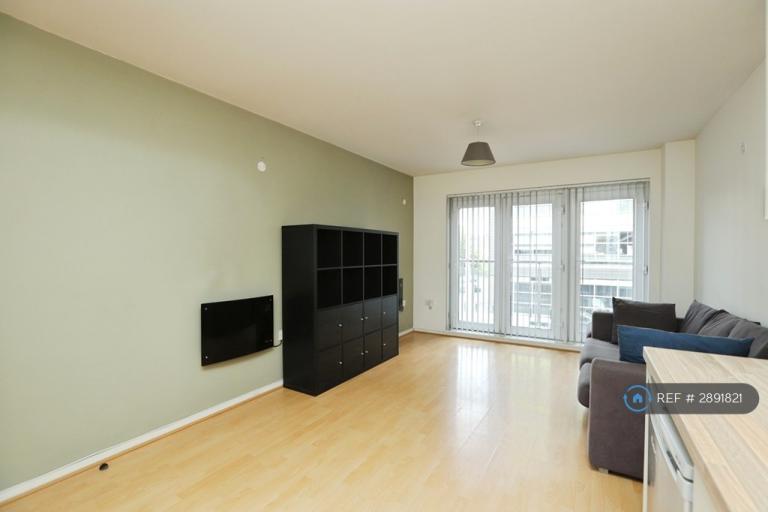 2 bedroom flat in Coode House, Sheffield, S3 (2 bed) (#2891821)