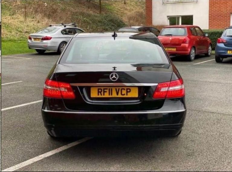 Mercedes E220 - HPI Clear - Needs Repair - Priced Cheap!!