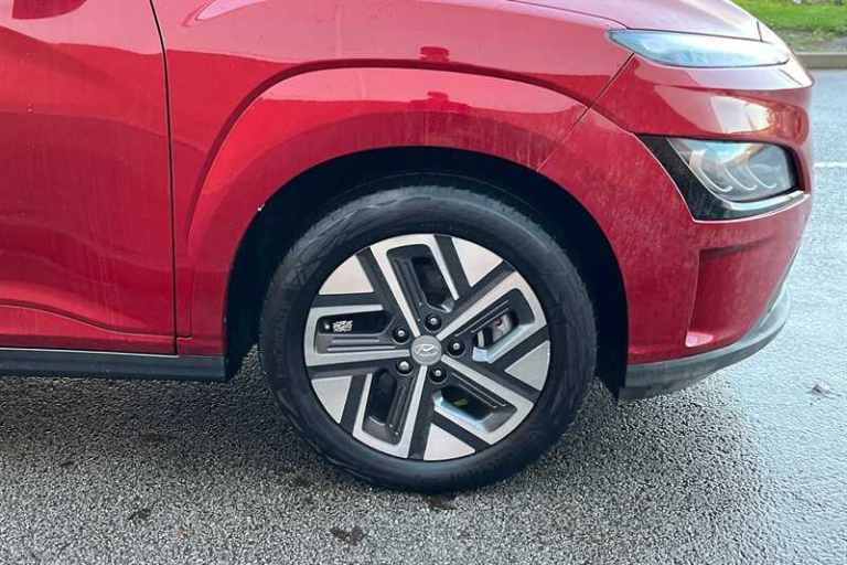 2022 Hyundai KONA 64kWh Premium SUV 5dr Electric Auto (10.5kW Charger) (204 ps) SUV Electric Auto...