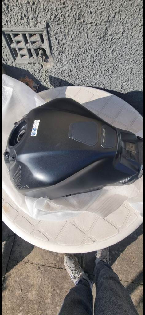 Honda cb650r tank 