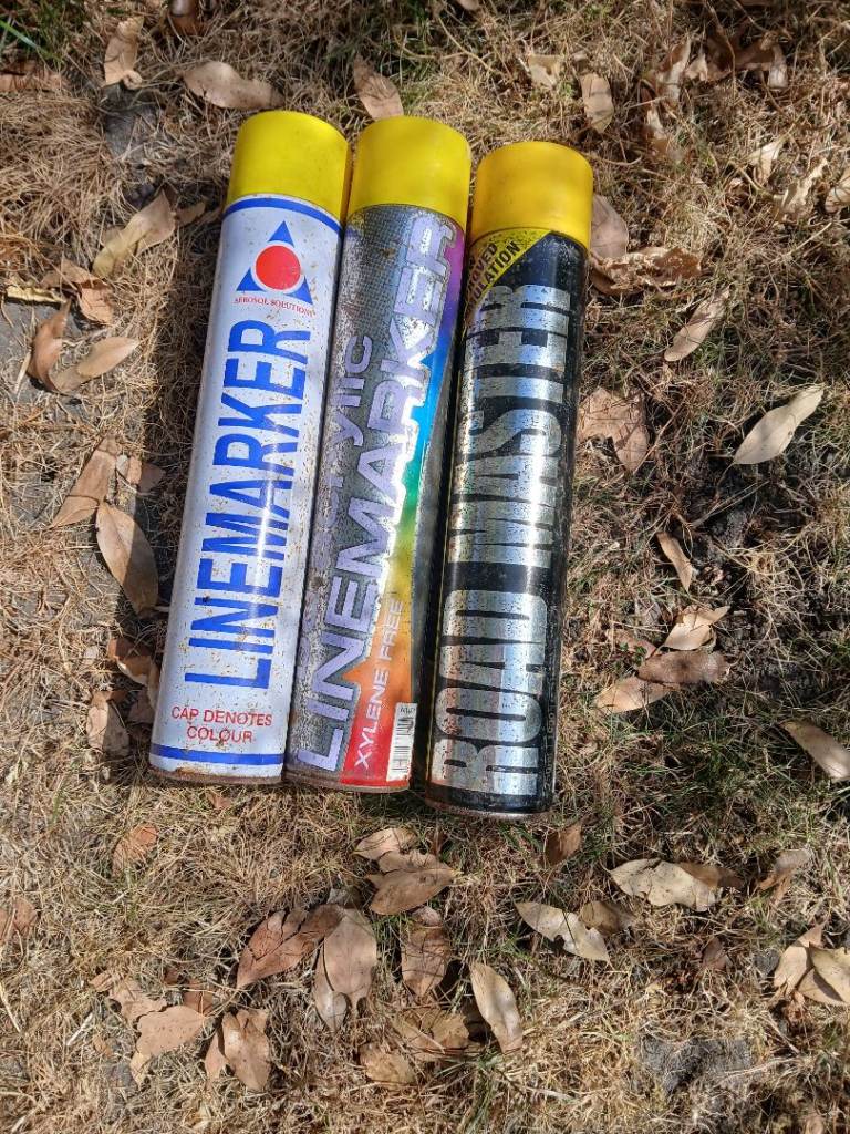 Linemarker paint spray cans (3x 750ml)