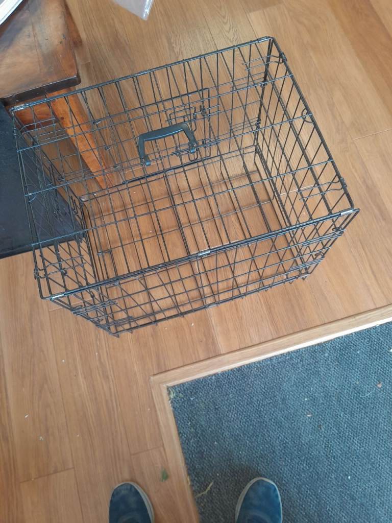 Pet crate folds flat