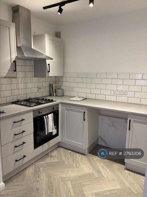 1 bedroom flat in Fratton Road, Portsmouth, PO1 (1 bed) (#2793306)