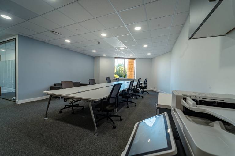 Kircaldy - KY2 6QJ \ Flexible Office Space for Up to 10 Workstations