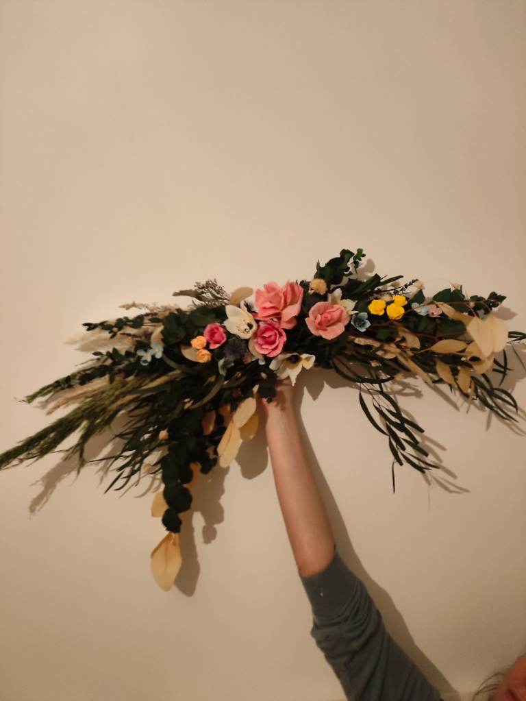 Flowers for wedding arch