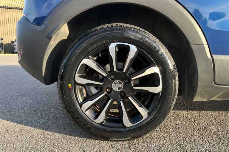 2022 Vauxhall Crossland 1.2 Design 5dr HATCHBACK PETROL Manual