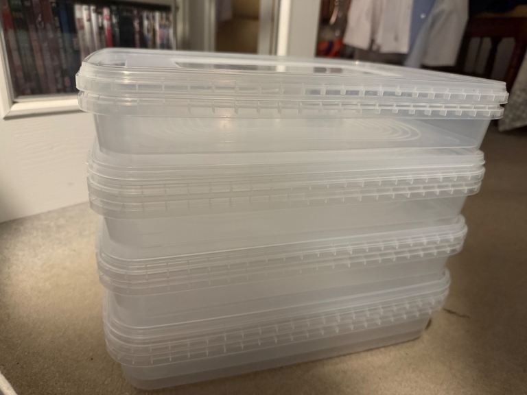 Food containers x 8
