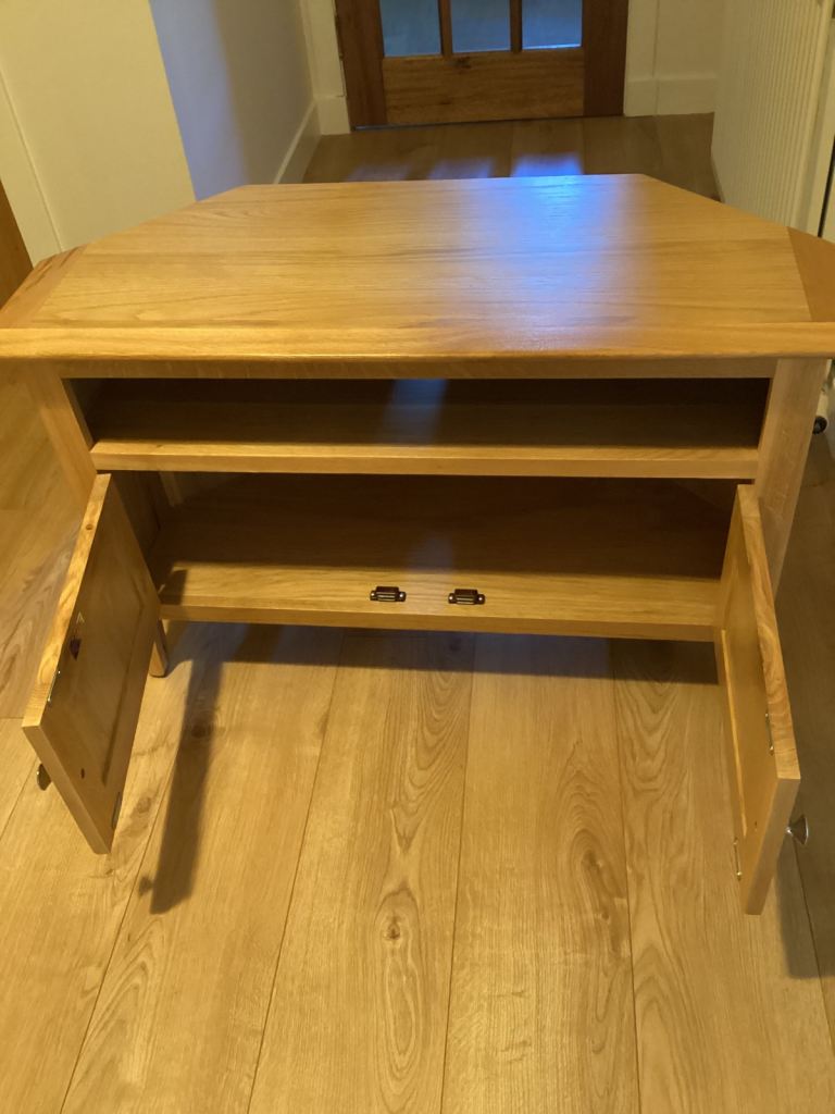 Solid Oak Corner TV Unit – Good Condition